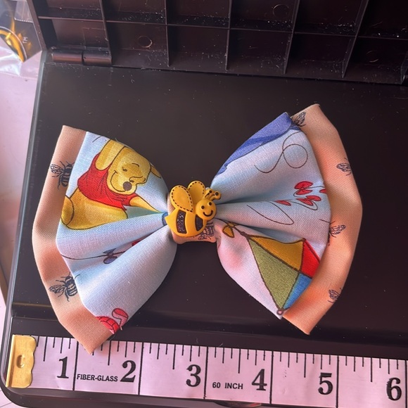 Winnie the Pooh bow - Picture 3 of 4